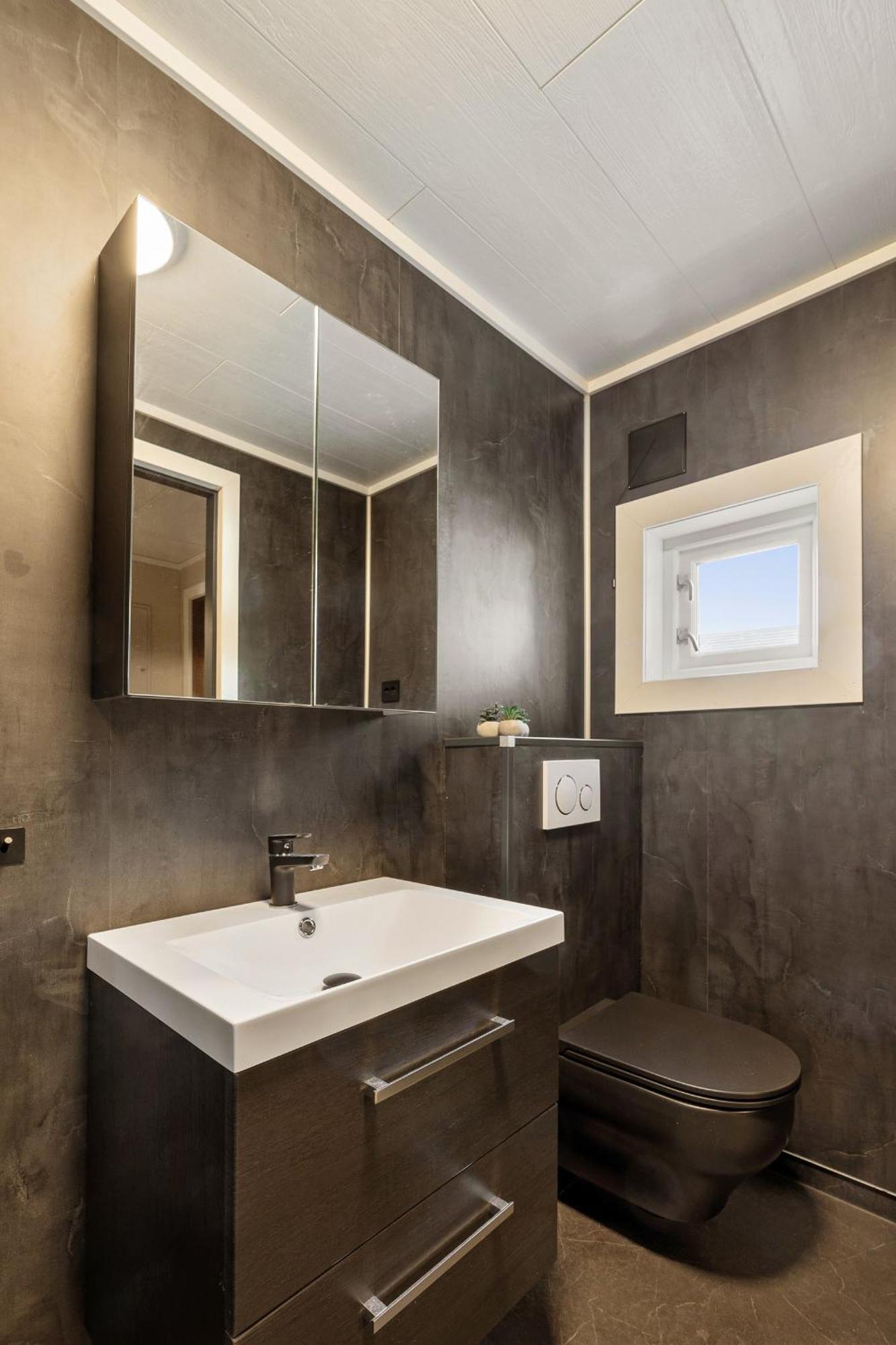 Central And Newly Renovated Apartment For Rent Тромсё Экстерьер фото